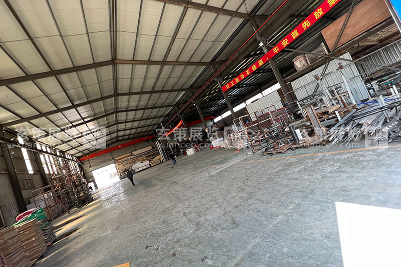 蜜桃黄色网站展览工厂铁工区